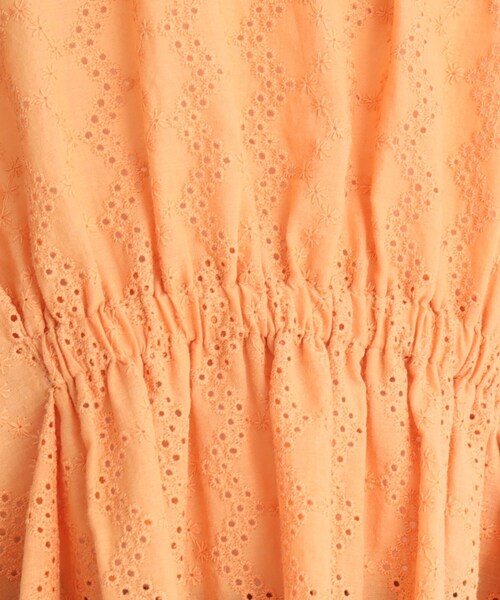 DRESKIP(ドレスキップ)の「◆カラーで着映える 刺繍レース ウエストギャザートップス(Tシャツ/カットソー・レディース・オレンジ/ブルー/オフホワイト/黄緑系/ブラック・02/03/04)」の10枚目の写真