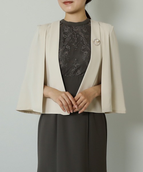 Kana(カナ)の「ボレロ ケープ風 ノーカラー ジャケット 結婚式 お呼ばれ パーティー(ノーカラージャケット・レディース・ブラック/ベージュ・M)」の16枚目の写真