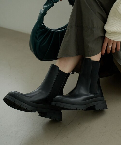 coen（コーエン）の「トラックソールサイドゴアブーツ（ブーツ・レディース・ブラック/ナチュラル・23cm/23.5cm/24.5cm/25cm）」の2枚目の写真