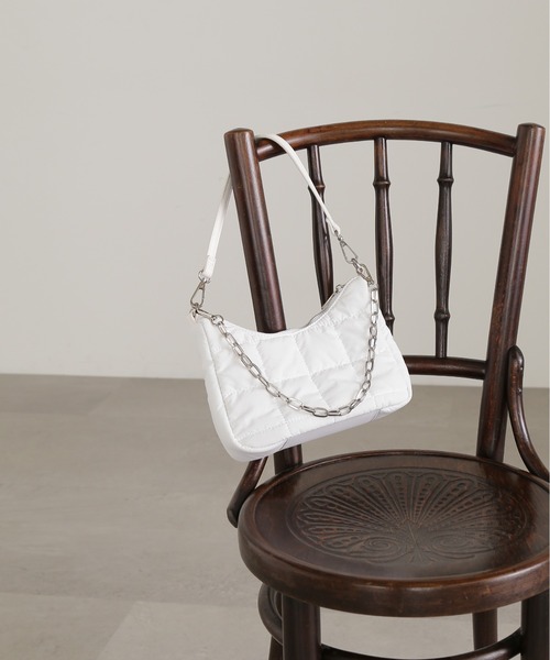 N.（N. Natural Beauty Basic）（エヌエヌナチュラルビューティーベーシック）の「◆ナイロンワンショルダーバッグ（ビジネスバッグ・レディース・ホワイト/ブラック・ﾌﾘ-）」の5枚目の写真