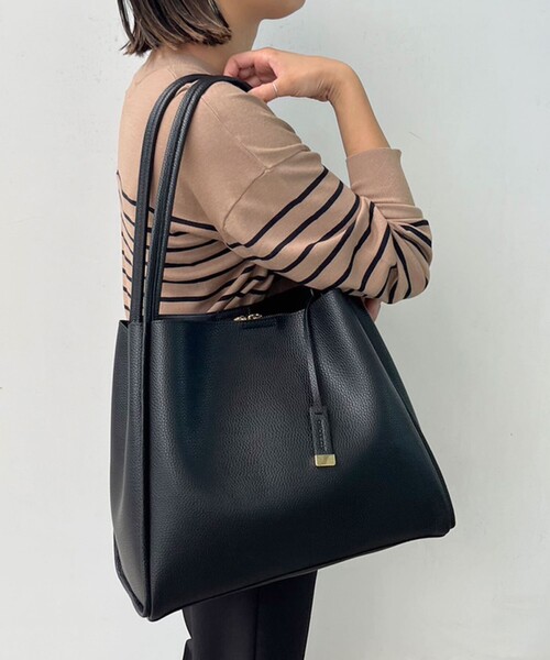 OPAQUE.CLIP（オペークドットクリップ）の「◆【軽量】フェイクレザー3層トートバッグ（トートバッグ・レディース・ライトグレー/ブラック/ベージュ/チャコールグレー・00）」の5枚目の写真