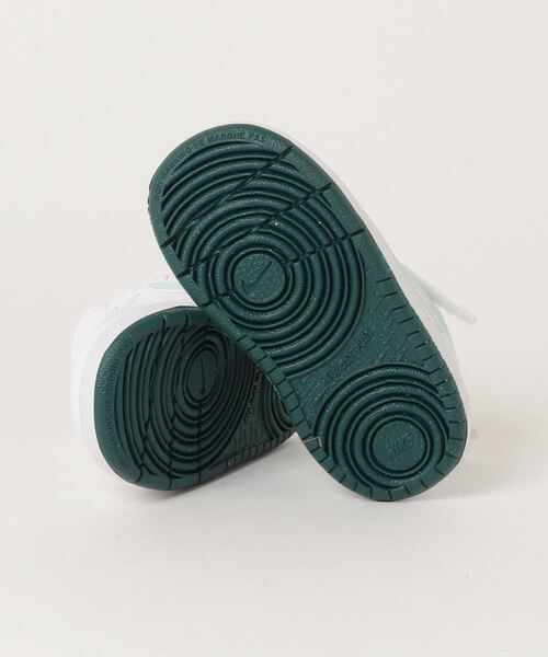 NIKE（ナイキ）の「NIKE ナイキ 12-16 COURT BOROUGH LOW (TD) コート ボロー LOW リクラフト TD KDV5458 102WHT/JADICE（スニーカー・キッズ・ホワイト・12/13/14/15 /16）」の2枚目の写真