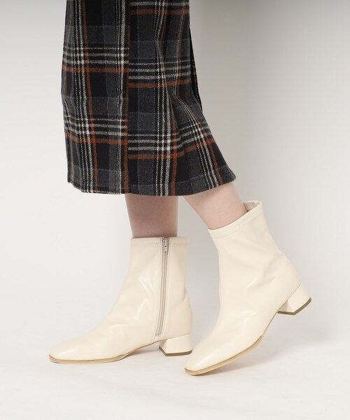 ESPERANZA（エスペランサ）の「◆スクエアトゥストレッチショートブーツ【ESPERANZA_blanca】（ブーツ・レディース・アイボリー/ブラック・L/M/LL/S）」の4枚目の写真