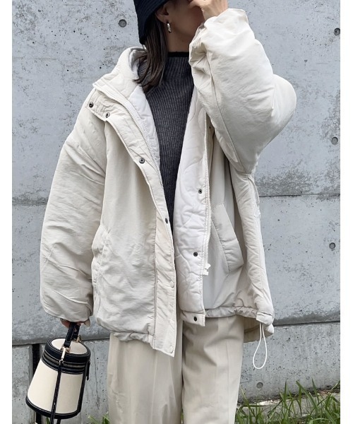 Re:EDIT（リエディ）の「[HITアウター][低身長サイズ有]中綿入りオーバーサイズモンスターパーカーコート（ダウンジャケット/コート・レディース・ブラック/アイボリー/カーキ・MEDIUM/SHORT/LARGE）」の12枚目の写真