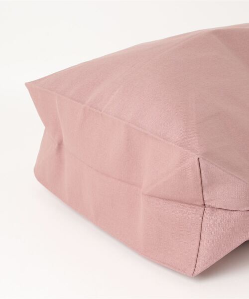 emesuelee(エメスーリー)の「レギュラーキャンバストートバッグ L(トートバッグ・レディース・レッド/ブルー/ライトグレー/オリーブ/ベージュ系2/ベージュ系3/ブラック系1/モカ/ベージュ系1/ベージュ系4/ブラック/ナチュラル/パープル/ネイビー/スモークピンク/ピンク/マスタード/ミント/カーキ/グリーン・L)」の22枚目の写真