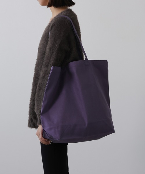 emesuelee(エメスーリー)の「レギュラーキャンバストートバッグ L(トートバッグ・レディース・レッド/ブルー/ライトグレー/オリーブ/ベージュ系2/ベージュ系3/ブラック系1/モカ/ベージュ系1/ベージュ系4/ブラック/ナチュラル/パープル/ネイビー/スモークピンク/ピンク/マスタード/ミント/カーキ/グリーン・L)」の17枚目の写真