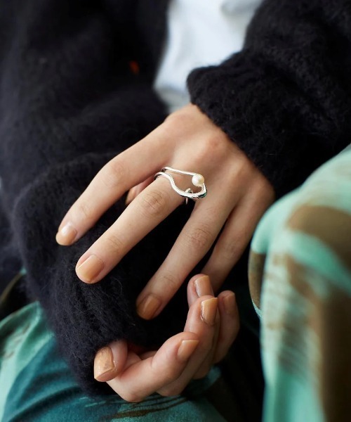 Nothing And Others（ナッシングアンドアザーズ）の「Nothing And Others/ナッシングアンドアザーズ/Stickout peal Ring（リング・レディース・シルバー/ゴールド・F）」の11枚目の写真