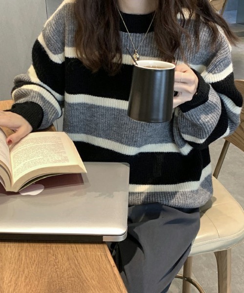 deux amour（ドゥーザムール）の「ランダムボーダークルーネックニットプルオーバー（ニット/セーター・レディース・ネイビー/グレー・FREE）」の3枚目の写真