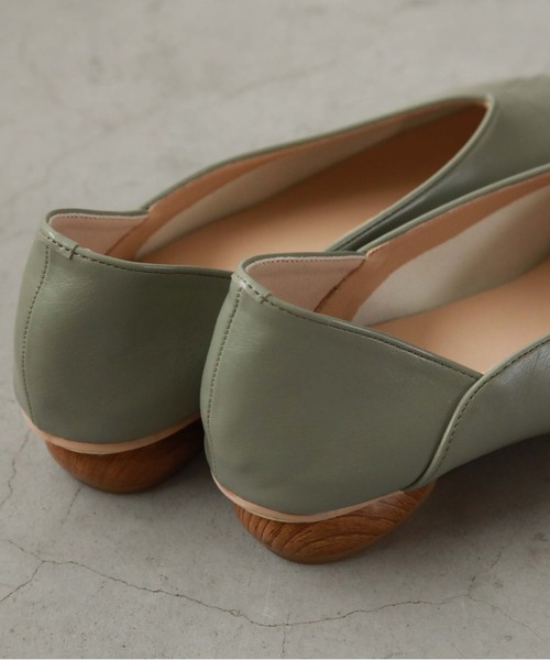 archives（アルシーヴ）の「アシメパンプス（パンプス・レディース・アイボリー/ブラック/グリーン・LARGE/MEDIUM）」の6枚目の写真