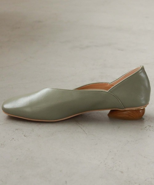 archives（アルシーヴ）の「アシメパンプス（パンプス・レディース・アイボリー/ブラック/グリーン・LARGE/MEDIUM）」の8枚目の写真