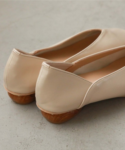 archives（アルシーヴ）の「アシメパンプス（パンプス・レディース・アイボリー/ブラック/グリーン・LARGE/MEDIUM）」の11枚目の写真