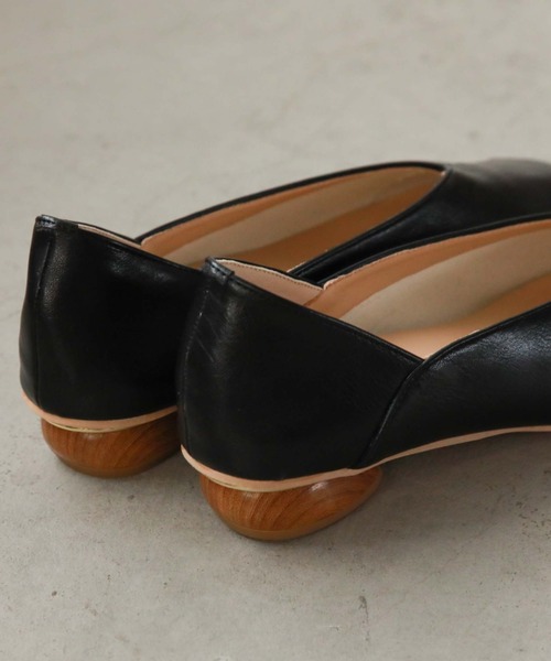 archives（アルシーヴ）の「アシメパンプス（パンプス・レディース・アイボリー/ブラック/グリーン・LARGE/MEDIUM）」の14枚目の写真