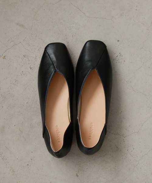 archives（アルシーヴ）の「アシメパンプス（パンプス・レディース・アイボリー/ブラック/グリーン・LARGE/MEDIUM）」の15枚目の写真