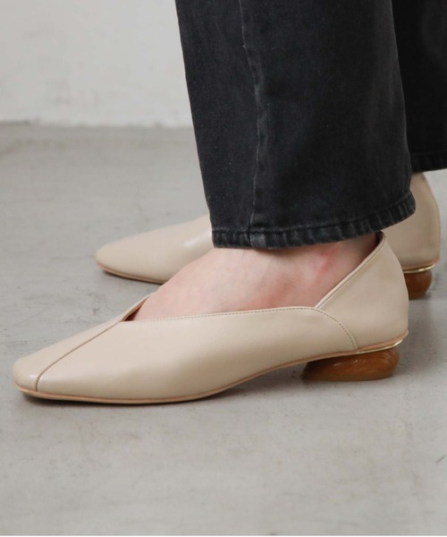 archives（アルシーヴ）の「アシメパンプス（パンプス・レディース・アイボリー/ブラック/グリーン・LARGE/MEDIUM）」の21枚目の写真