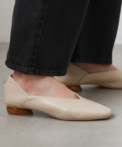 archives（アルシーヴ）の「アシメパンプス（パンプス・レディース・アイボリー/ブラック/グリーン・LARGE/MEDIUM）」の22枚目の写真