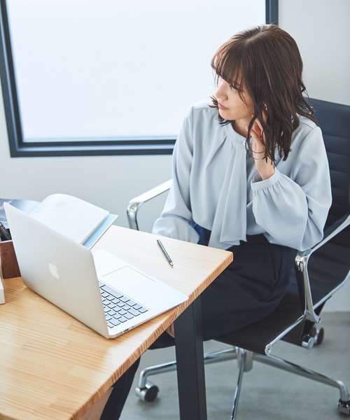 DRESS LAB(ドレスラボ)の「【手洗い可能】タックボウタイブラウス(シャツ/ブラウス・レディース・ホワイト/ピンクベージュ/ブルー・M/S/LL/L)」の8枚目の写真