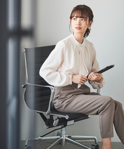 DRESS LAB(ドレスラボ)の「【手洗い可能】タックボウタイブラウス(シャツ/ブラウス・レディース・ホワイト/ピンクベージュ/ブルー・M/S/LL/L)」の4枚目の写真