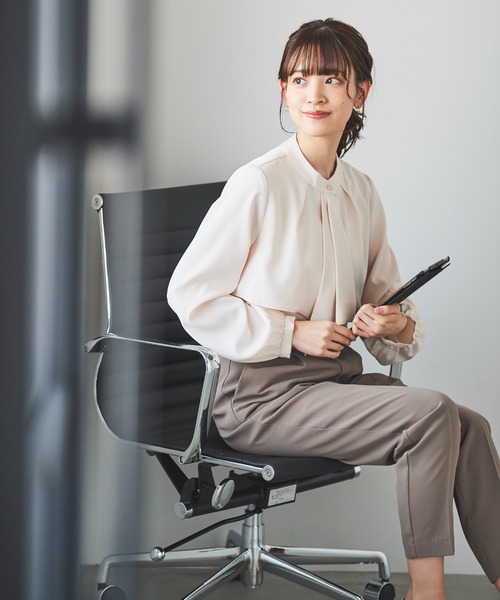 DRESS LAB(ドレスラボ)の「【手洗い可能】タックボウタイブラウス(シャツ/ブラウス・レディース・ホワイト/ピンクベージュ/ブルー・M/S/LL/L)」の18枚目の写真