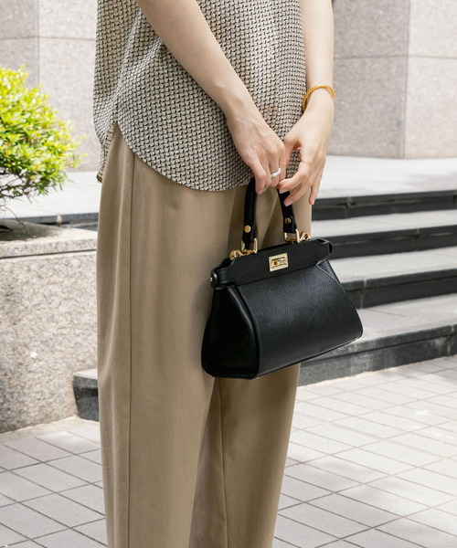 URBAN RESEARCH（アーバンリサーチ）の「レザートップハンドルバッグ（ハンドバッグ・レディース・ブラック/ライトブラウン/グレー・-）」の11枚目の写真