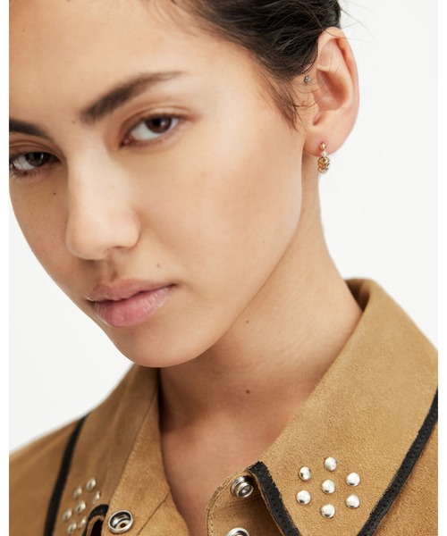 ALLSAINTS(オールセインツ)の「HALLIE BEADED HUGGIE EARRING SET | HALLIE ビーズ ハギー イヤリング・ピアス セット(ピアス(片耳用)・レディース・ゴールド系その他・ONE SIZE)」の7枚目の写真