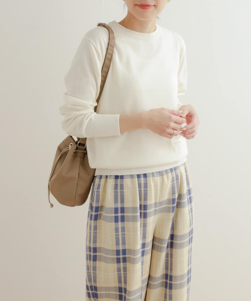 URBAN RESEARCH DOORS(アーバンリサーチドアーズ)の「オーガニックコットンクルーネックプルオーバー(ニット/セーター・レディース・オフホワイト/ネイビー/グリーン系その他/イエロー系その他・MEDIUM)」の11枚目の写真