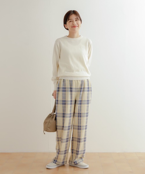 URBAN RESEARCH DOORS(アーバンリサーチドアーズ)の「オーガニックコットンクルーネックプルオーバー(ニット/セーター・レディース・オフホワイト/ネイビー/グリーン系その他/イエロー系その他・MEDIUM)」の12枚目の写真