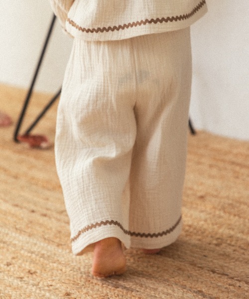 sea and shells by pairmanon(シーアンドシェルズバイペアマノン)の「【sea and shells by pairmanon】ダブルガーゼ 配色 セットアップ(その他ベビーウェア・キッズ・イエロー/アイボリー/カーキ・100/110/80/90)」の6枚目の写真