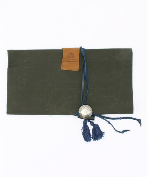 Kastane(カスタネ)の「【UANDMI31WORK】コンチョクラッチ(クラッチバッグ・レディース・アイボリー/カーキ・FREE)」の2枚目の写真