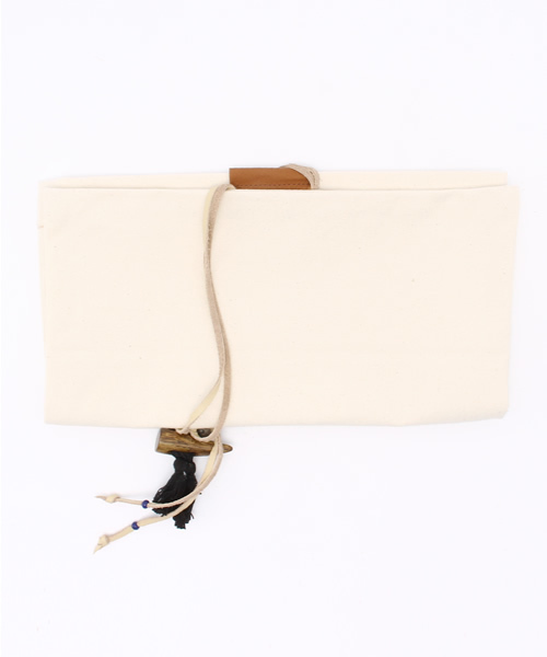 Kastane(カスタネ)の「【UANDMI31WORK】コンチョクラッチ(クラッチバッグ・レディース・アイボリー/カーキ・FREE)」の3枚目の写真