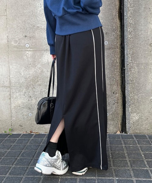 ISOOK（アイスー）の「【ISOOK / アイスー】サイドラインジャージスカート / タイトスカート ロング ラインスカート Iライン ZOZOTOWN限定（スカート・レディース・ホワイト/ブラック/チャコールグレー・FREE）」の3枚目の写真