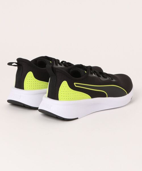 PUMA(プーマ)の「PUMA プーマ FLYER LITE MU JR【軽量】キッズスニーカー ひも靴 ランニングシューズ(フライヤーライトMUジュニア) 310341(スニーカー・キッズ・ネイビー/イエロー/ブラック系その他2/ブラック/ブラック系その他/ブラック×ブラック・22.0cm/25.0cm/24.5cm/24.0cm/23.5cm/23.0cm/22.5cm)」の7枚目の写真