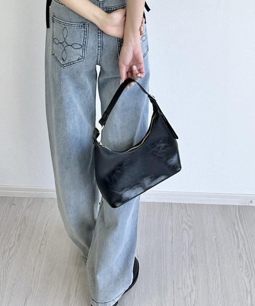 Silly（シリー）の「【オールシーズン使える！】ソフトシンプルハンドバッグ（ハンドバッグ・レディース・ブラック・FREE）」の12枚目の写真