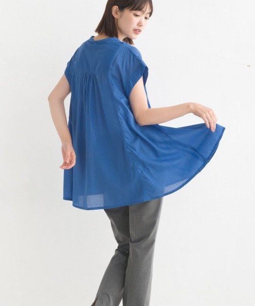 OMNES(オムネス)の「コットンボイルフレンチスリーブフレアシャツ(シャツ/ブラウス・レディース・ブラウン/ベージュ/ブラック/ホワイト/グリーン/ブルー・FREE)」の8枚目の写真