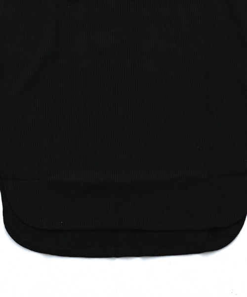 Revo.（レボ）の「ワッフル 裾ラウンド タンクトップ レイヤード ロング丈（タンクトップ・メンズ・ホワイト/ブラック/グレー・M/L）」の11枚目の写真