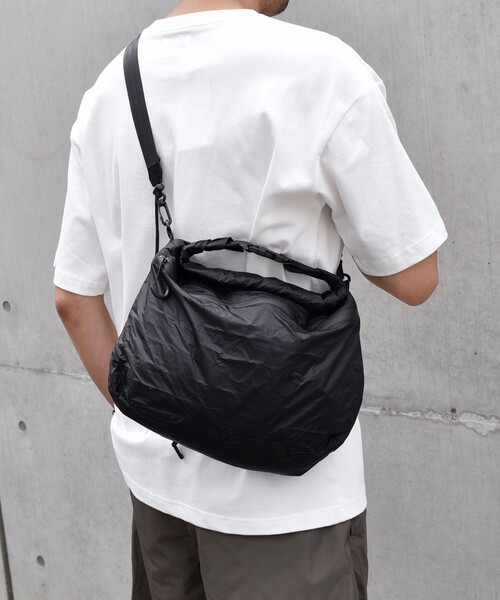 Nahe(ネーエ)の「nahe: ネーエ ドライ バッグ L 2WAY (エコバッグ / サブバッグ)(エコバッグ/サブバッグ・メンズ・コバルトブルー/イエロー/オレンジ/ブラック/ライトグレー・ONE SIZE)」の2枚目の写真