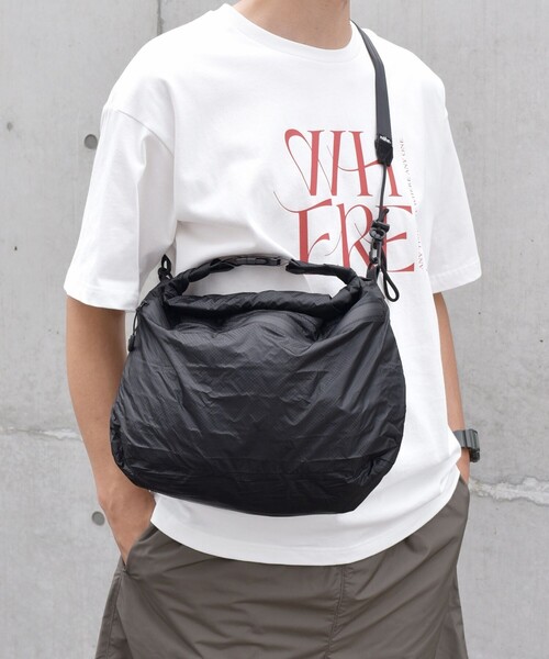 Nahe(ネーエ)の「nahe: ネーエ ドライ バッグ L 2WAY (エコバッグ / サブバッグ)(エコバッグ/サブバッグ・メンズ・コバルトブルー/イエロー/オレンジ/ブラック/ライトグレー・ONE SIZE)」の7枚目の写真