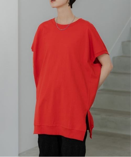 LEPSIM（レプシィム）の「サイドスリットカットチュニック　128558（チュニック・レディース・レッド/ブラック/グレー/オフホワイト・FREE）」の4枚目の写真