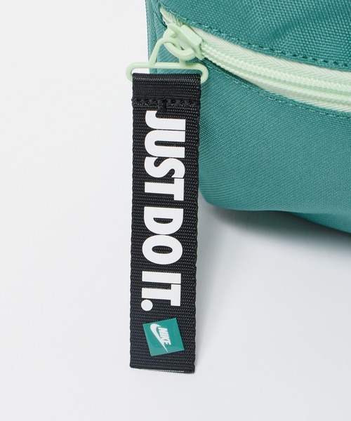 NIKE(ナイキ)の「NIKE/フラッグナイキ NAN JDI ZIPPULL LUNCH BAG ランチバック(ハンドバッグ・メンズ・グリーン/ライトブルー・FREE)」の9枚目の写真