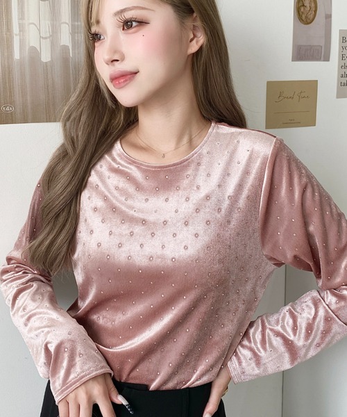moment+(モーメントプラス)の「ラインストーンシャイニーベロアトップス(Tシャツ/カットソー・レディース・ブラック/ピンク/チャコールグレー/グレイッシュベージュ・M)」の4枚目の写真