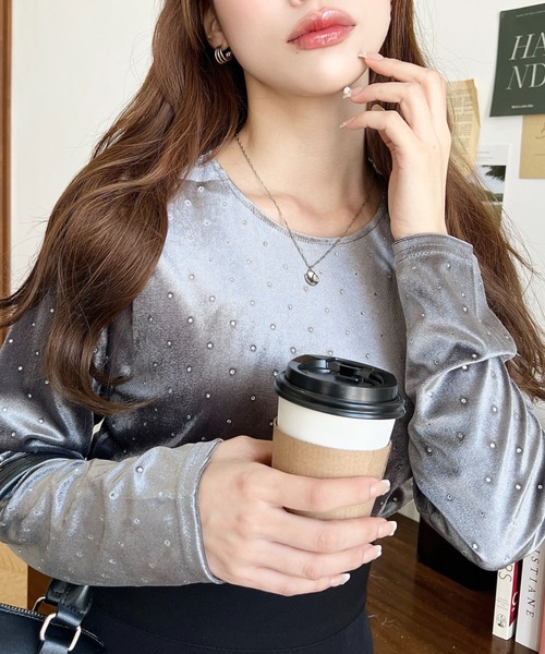 moment+(モーメントプラス)の「ラインストーンシャイニーベロアトップス(Tシャツ/カットソー・レディース・ブラック/ピンク/チャコールグレー/グレイッシュベージュ・M)」の18枚目の写真