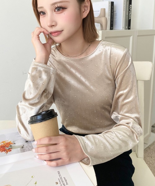moment+(モーメントプラス)の「ラインストーンシャイニーベロアトップス(Tシャツ/カットソー・レディース・ブラック/ピンク/チャコールグレー/グレイッシュベージュ・M)」の13枚目の写真