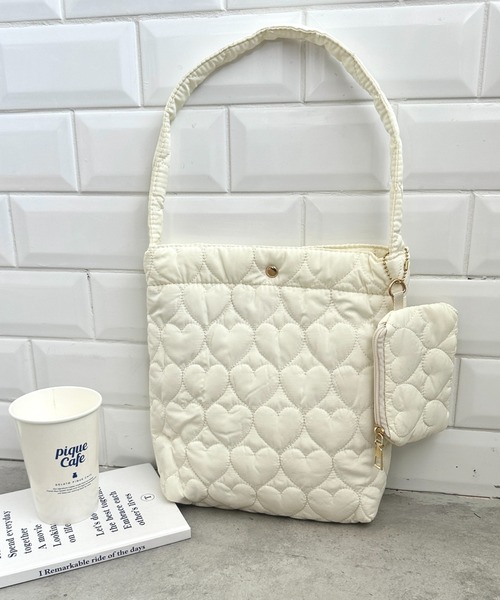 Loueme（ルエム）の「ポーチ付きハートキルティングワンハンドルバッグ