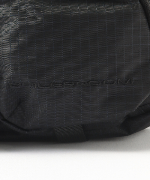 JOURNAL STANDARD(ジャーナルスタンダード)の「BOILER ROOM / ボイラールーム CROSS BODY BAG(ボディバッグ/ウエストポーチ・メンズ・チャコールグレー/ブラック・FREE)」の16枚目の写真