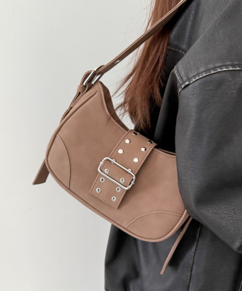 WEGO（ウィゴー）の「WEGO/マルチWAYハーフムーンベルトバッグ（ハンドバッグ・レディース・ワイン/ブラック/オフホワイト/シルバー/ブラウン/ダークブラウン/ブラック系その他/その他1/ブルー系その他/サックスブルー/ピンク/キャメル/その他2/その他6/その他4/その他3/その他5・FREE）」の15枚目の写真