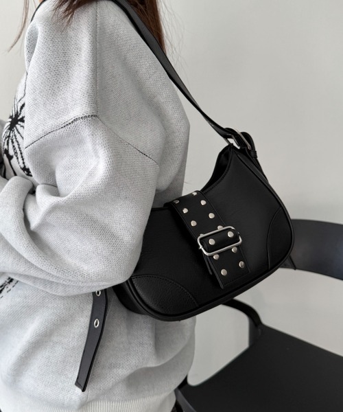 WEGO（ウィゴー）の「WEGO/マルチWAYハーフムーンベルトバッグ（ハンドバッグ・レディース・ワイン/ブラック/オフホワイト/シルバー/ブラウン/ダークブラウン/ブラック系その他/その他1/ブルー系その他/サックスブルー/ピンク/キャメル/その他2/その他6/その他4/その他3/その他5・FREE）」の16枚目の写真