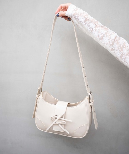 WEGO（ウィゴー）の「WEGO/マルチWAYハーフムーンベルトバッグ（ハンドバッグ・レディース・ワイン/ブラック/オフホワイト/シルバー/ブラウン/ダークブラウン/ブラック系その他/その他1/ブルー系その他/サックスブルー/ピンク/キャメル/その他2/その他6/その他4/その他3/その他5・FREE）」の20枚目の写真