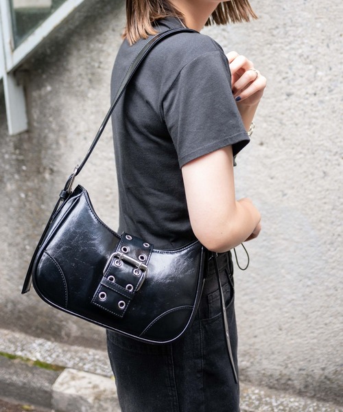 WEGO（ウィゴー）の「WEGO/マルチWAYハーフムーンベルトバッグ（ハンドバッグ・レディース・ワイン/ブラック/オフホワイト/シルバー/ブラウン/ダークブラウン/ブラック系その他/その他1/ブルー系その他/サックスブルー/ピンク/キャメル/その他2/その他6/その他4/その他3/その他5・FREE）」の19枚目の写真