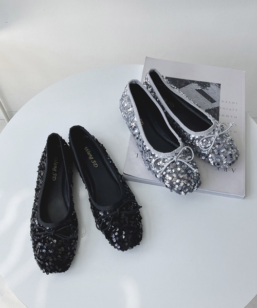 AS KNOW AS plus（アズノゥアズプラス）の「スパンコールバレエシューズ（パンプス・レディース・ブラック/シルバー・M/L）」の3枚目の写真