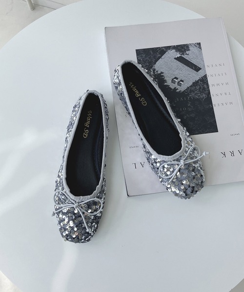 AS KNOW AS plus（アズノゥアズプラス）の「スパンコールバレエシューズ（パンプス・レディース・ブラック/シルバー・M/L）」の8枚目の写真