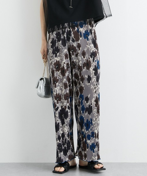 nissen（ニッセン）の「フラワー柄クリスタルプリーツパンツ（その他パンツ・レディース・ベージュ系/ブルー系/ブラウン系・M/L）」の3枚目の写真